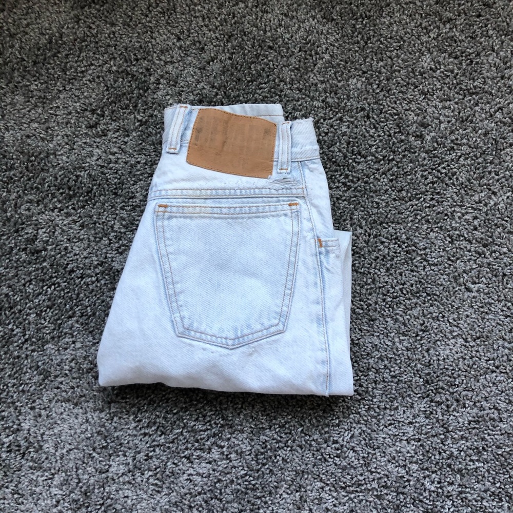 vintage light wash jeans!